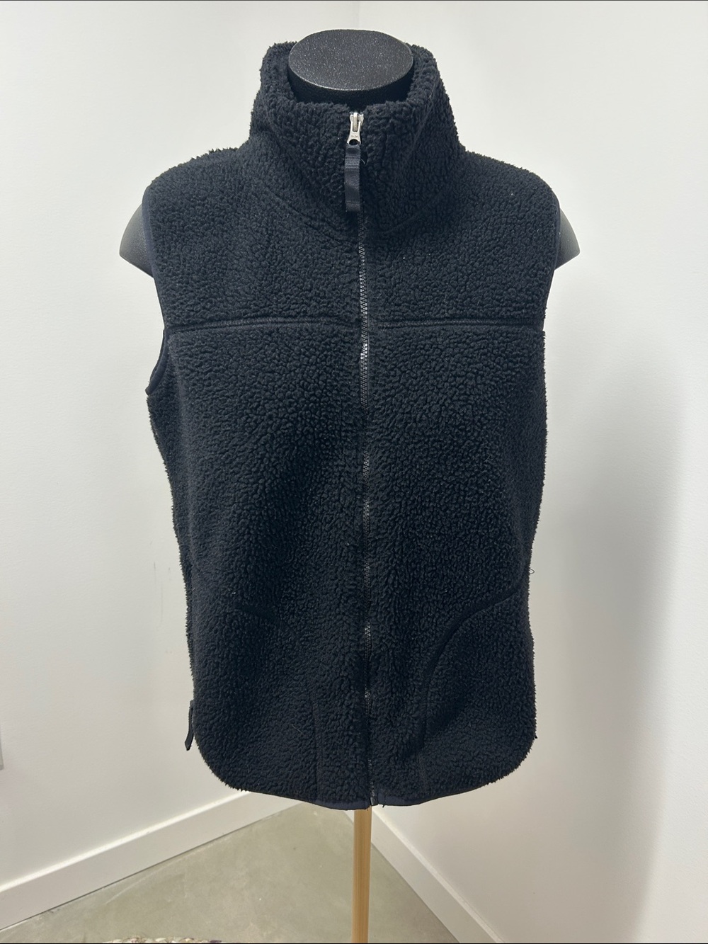 Eddie Bauer Black Sherpa Full-Zip Vest - Women's